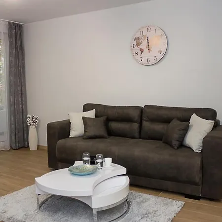 Bright & Spacious 2bd In The Center * Varna