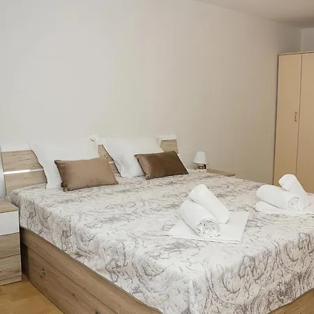 Bright & Spacious 2bd In The Center Apartment Varna