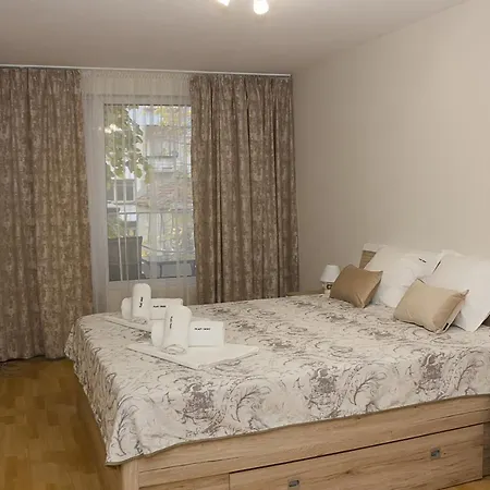 Bright & Spacious 2bd In The Center * Varna